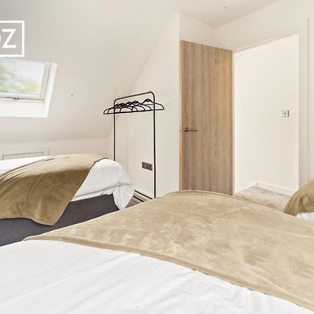 לידס Spacious 4 Bedroom 3 Bath House For Families & Contractors With Free Parking, Fast Wi-Fi & Netflix By Firoz Property Management מראה חיצוני תמונה