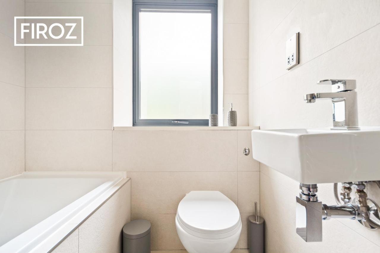 לידס Spacious 4 Bedroom 3 Bath House For Families & Contractors With Free Parking, Fast Wi-Fi & Netflix By Firoz Property Management מראה חיצוני תמונה